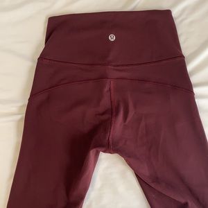 Lululemon Garnet In Movement 25” Everlux Size 4